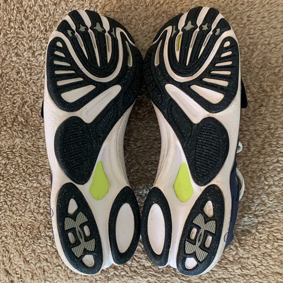 Under Armour MicroG 4D Foam Running Shoes - Picture 9 of 11